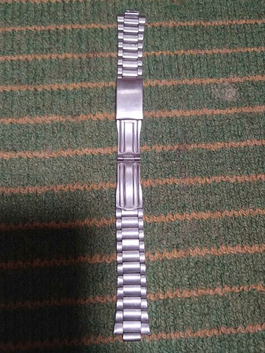 Продам металлический браслет от старых часов времён СССР.
Состояние хо