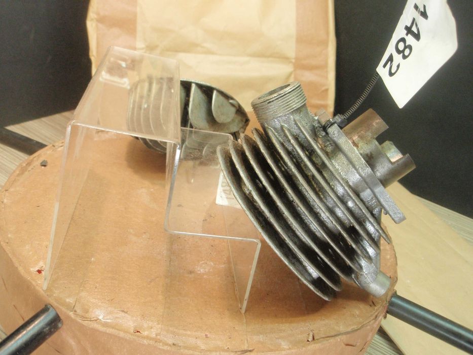 komar sztywniak żak ryś nowy cylinder głowica nominał PRL nr1482