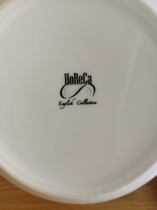 Biały, porcelanowy dzbanek do kawy / herbaty