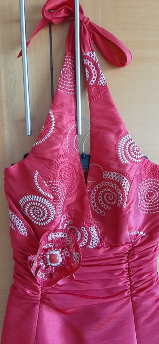 Vestido midi com bordado