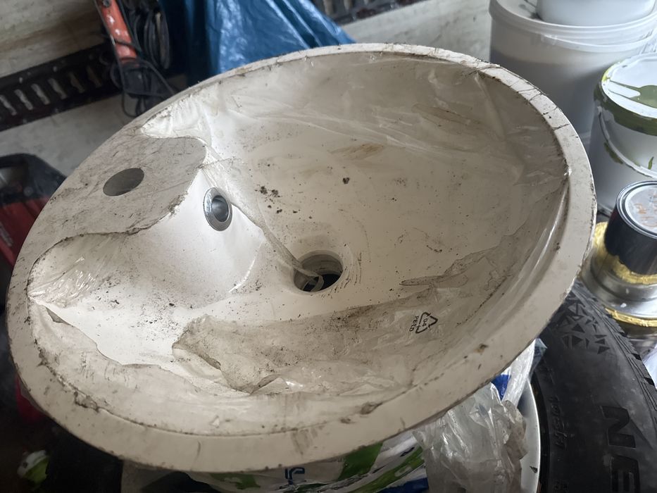 Okrągła umywalka nablatowa 40 cm – biała, ceramiczna