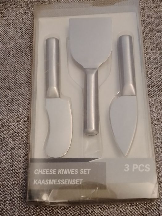 Komplet czyli 3 sztuki noże do sera nowe, nieużywane