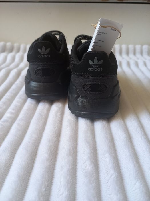 Кросівки дитячі Adidas 22р