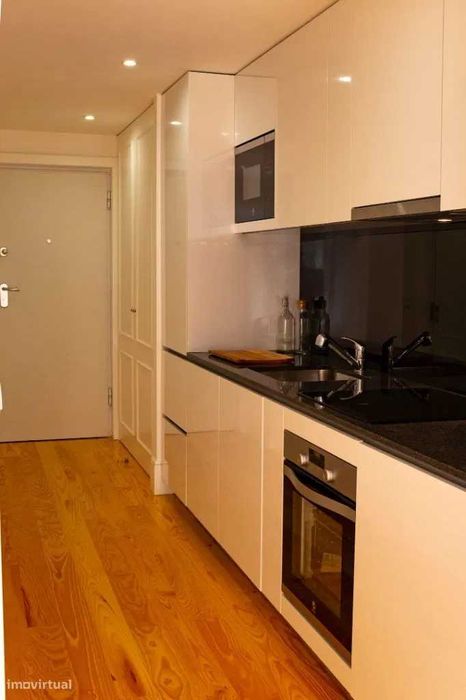 T0+1 Rua do Almada (Porto) mobilado e equipado