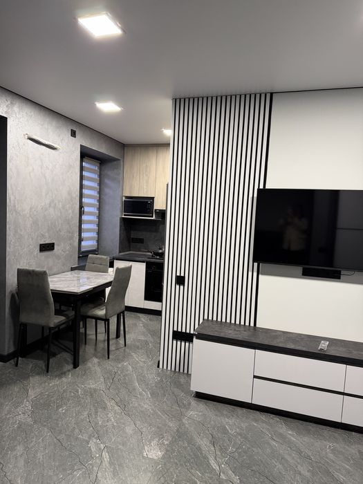 Квартира студія. Подобово. Площа. Світло е.