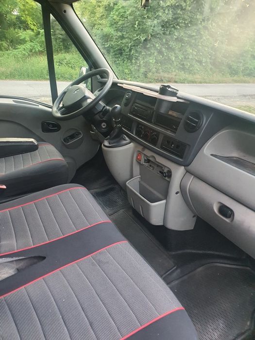 Renault Master 2,5 DCI plandeka , winda