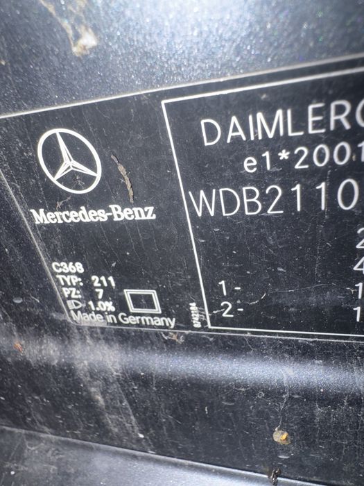 Klapa bagaznika mercedes w211 sedan c368