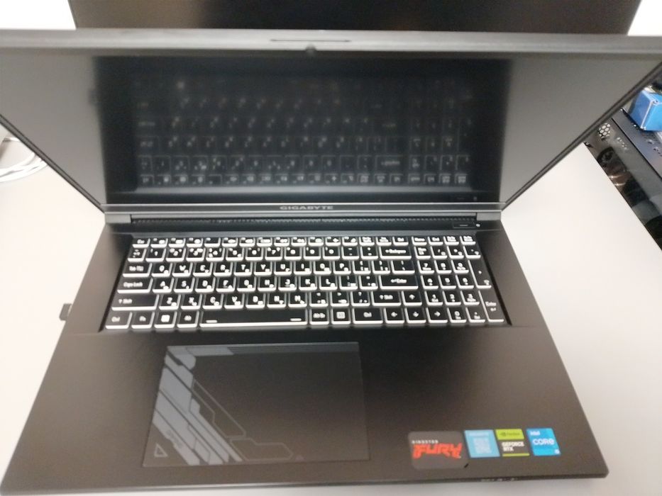 Ігровий ноутбук Gigabyte g7mf