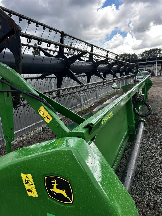 Жатка  зернова John Deere 630R