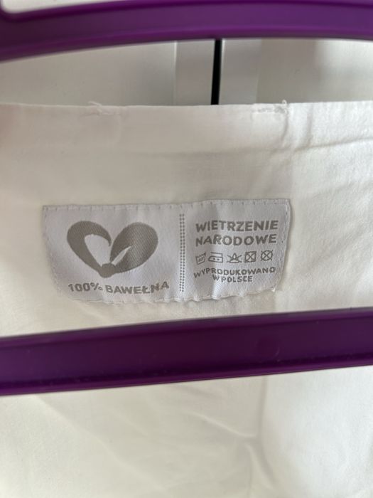 Biala zwiewna bluzka