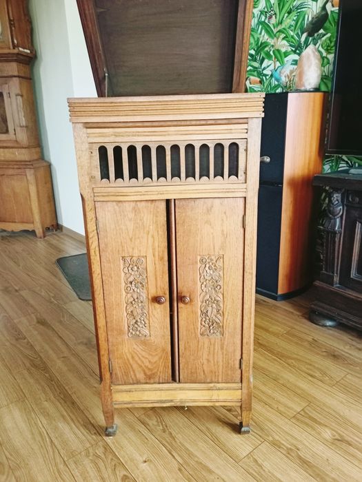 Gramofon przedwojenny antyk