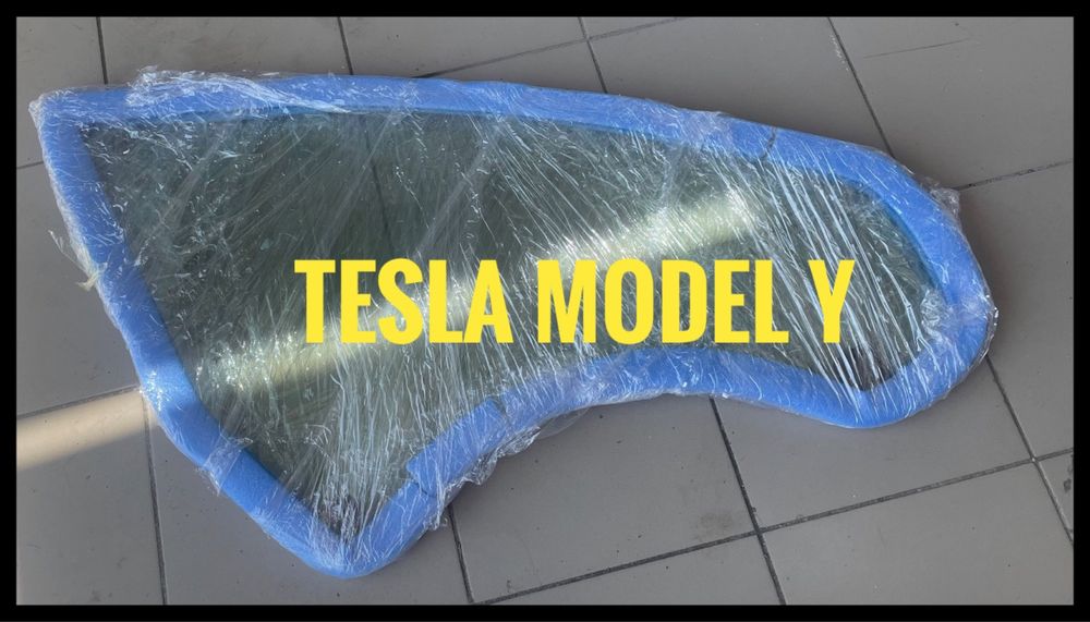 Стекло переднее двойное Tesla Model Y