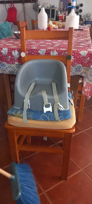 Cadeira/banco de refeição.