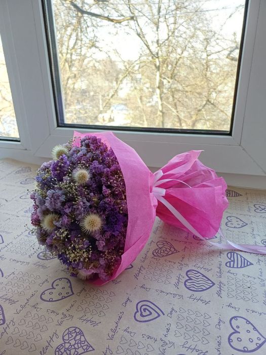 Весняні букетики з сухоцвітів