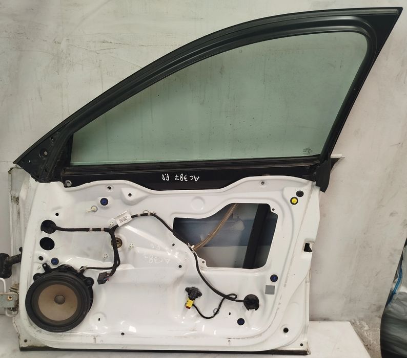 Porta frente direita AUDI A3 (8P1)