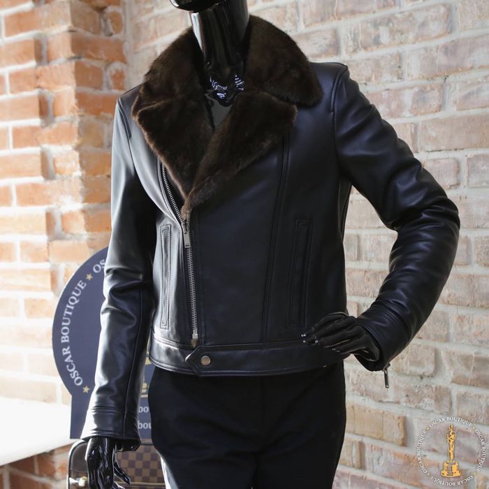Шкіряна куртка з нат хутром