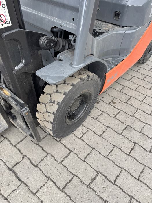 Навантажувач TOYOTA 02-8FG15