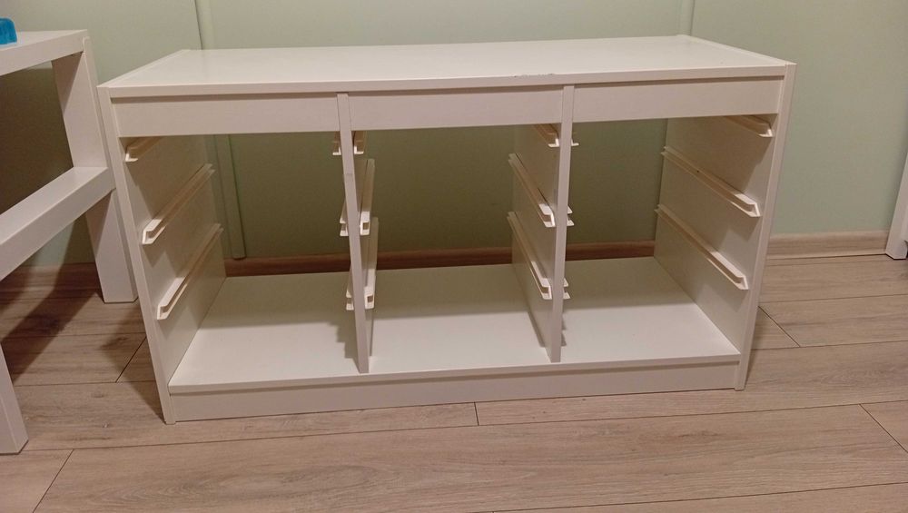 Trofast Ikea szafka biała stojąca x 2 z pojemnikami