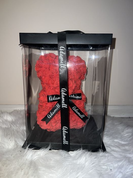 Miś z róż czerwonych