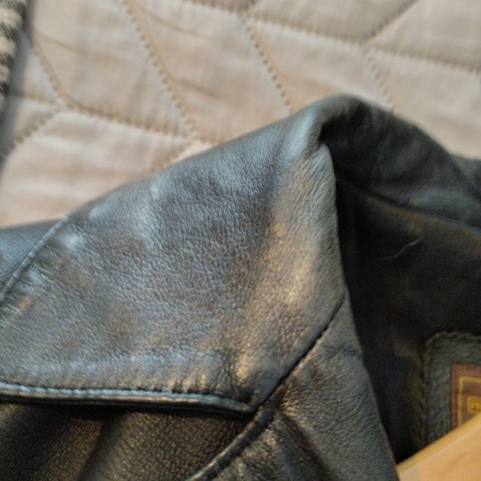 Casaco preto em pele genuína L/XL