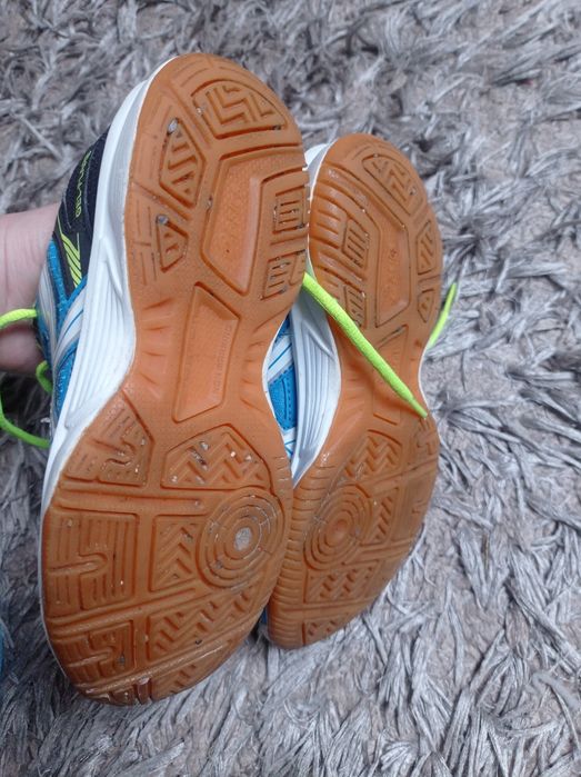 Jak nowe Asics rozmiar 33 wkładka 20, 5 cm