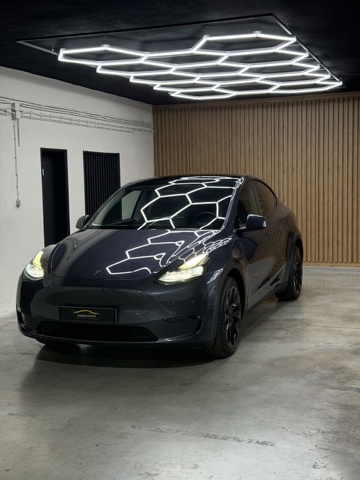 Tesla Model Y Long Range Dual Motor