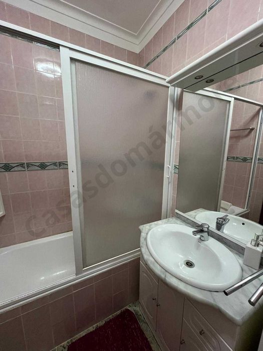Quarto com casa de banho partilhada- Armés (Terrugem, Sintra)