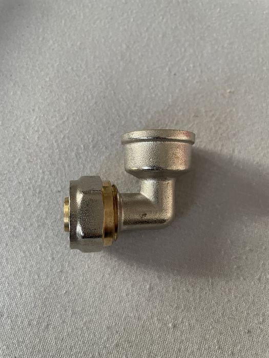 Kolanko skręcane 16x1/2