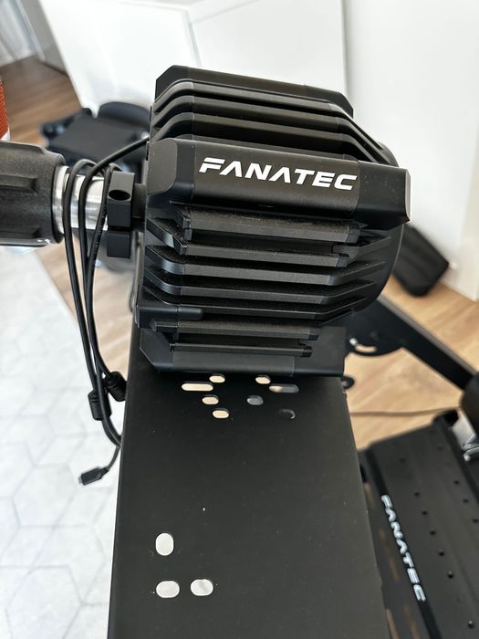 Simracing - Fanatec GT DD Pro 5nm / Fanatec McLaren GT3 V2 / NLR wheel stand 2.0