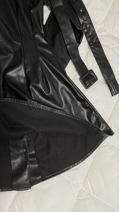 Сукня утеплена з екошкіри чорна defacto