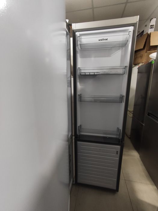 Холодильник Vestfrost  CNF289 X No Frost  ширина 55 см, з Європи