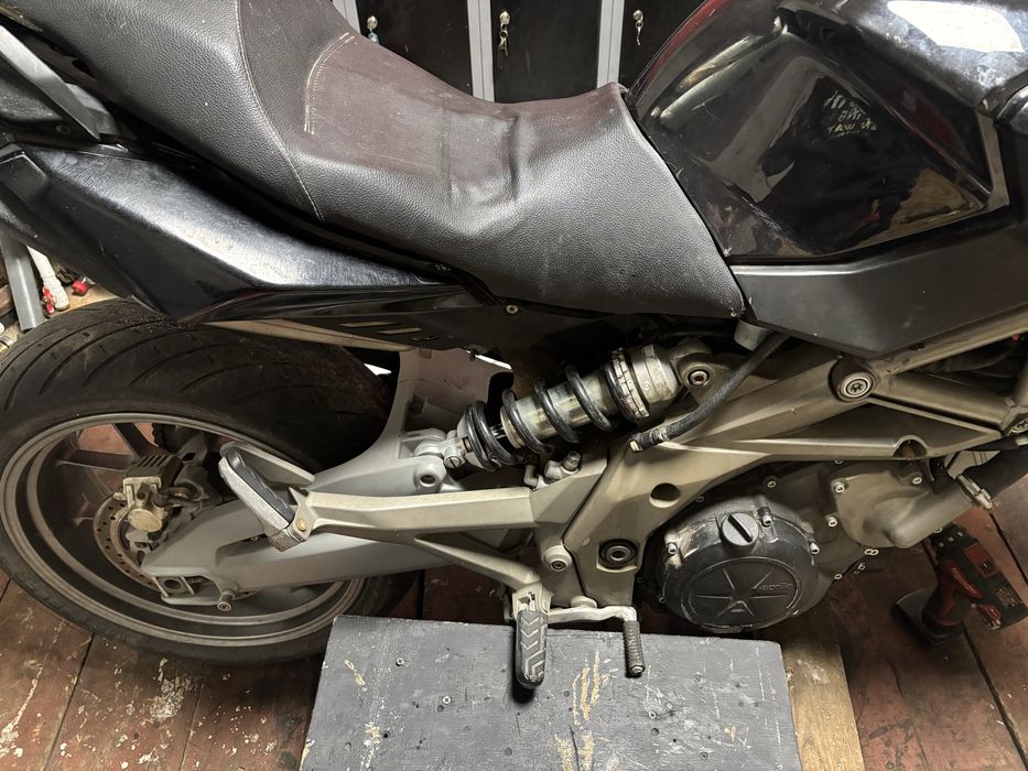 Aprilia hiver 750