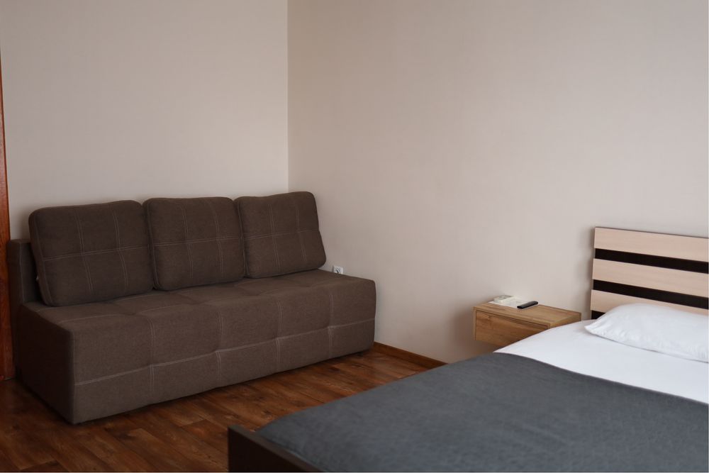 Апартаменти біля Дніпра на митниці