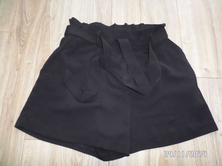 czarne damskie krótkie spodenki-H&M-36-S