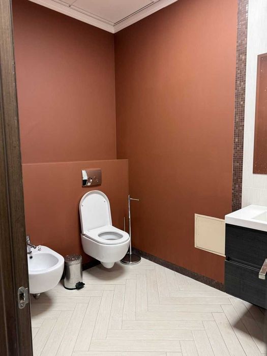 Центр. Шота руставелі. 142 м². Офіс з ремонтом
