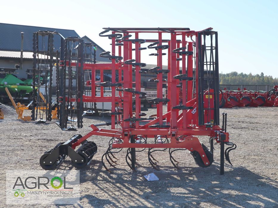Agregaty uprawowy przedsiewny kultywator AgroFactory 3,2 3,6 4,2 Caro