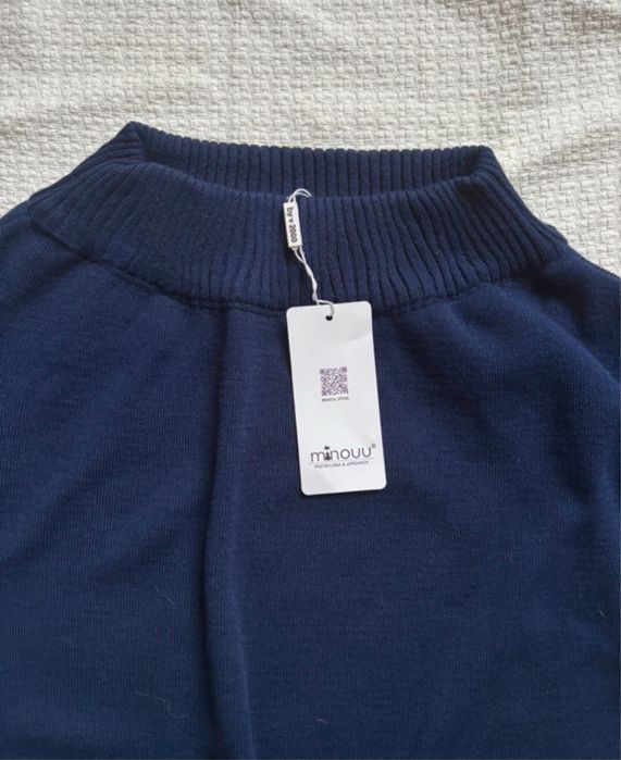 sweterek firmy Minouu rozmiar uniwersalny nowy z metką