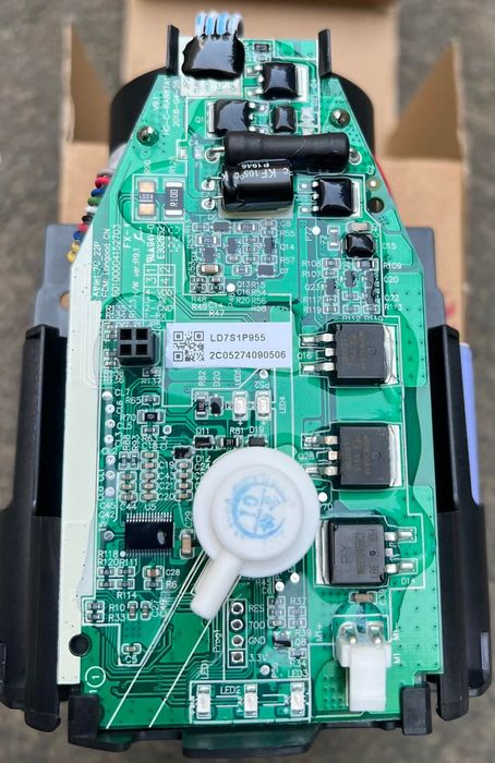 Акумулятор із платою керування для  пилососа Bosch 12027242 original