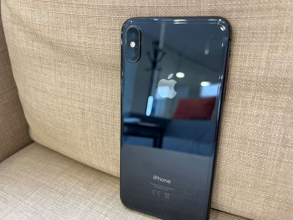 IPHONE XS  MAX 64gb + capa powerbank preta