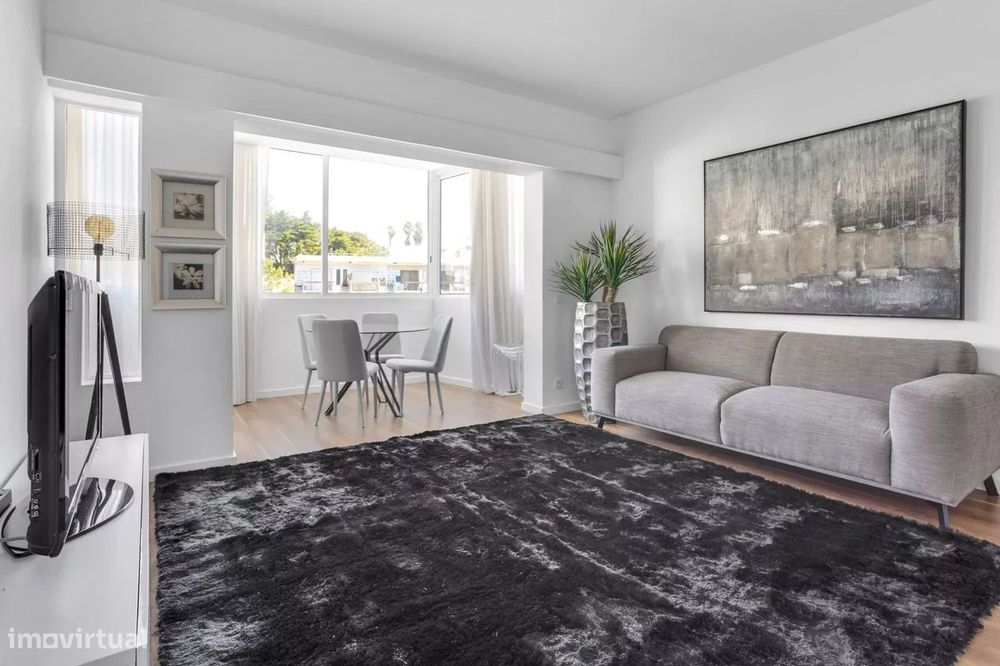 T1 Remodelado no Estoril com Elevador e Arrecadação — Cascais E Estoril, Lisboa