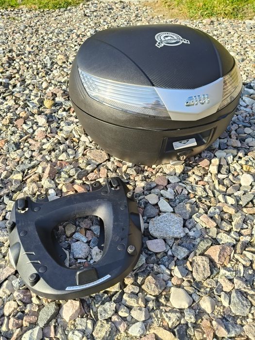 Kufer centralny Givi V40NT Tech Monokey 40L - V40NT