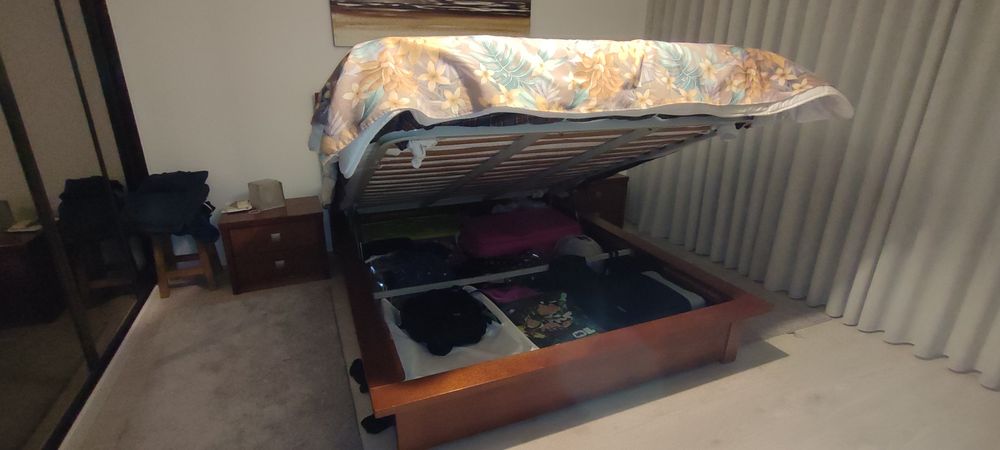 Mobília de quarto com cama para colchão de 2,00m*1,60mm