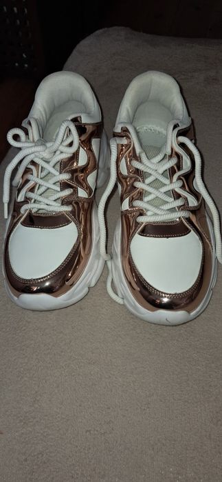 Buty sportowe roz 42 z metki ale wychodzą na 41 26.5cm wkładka