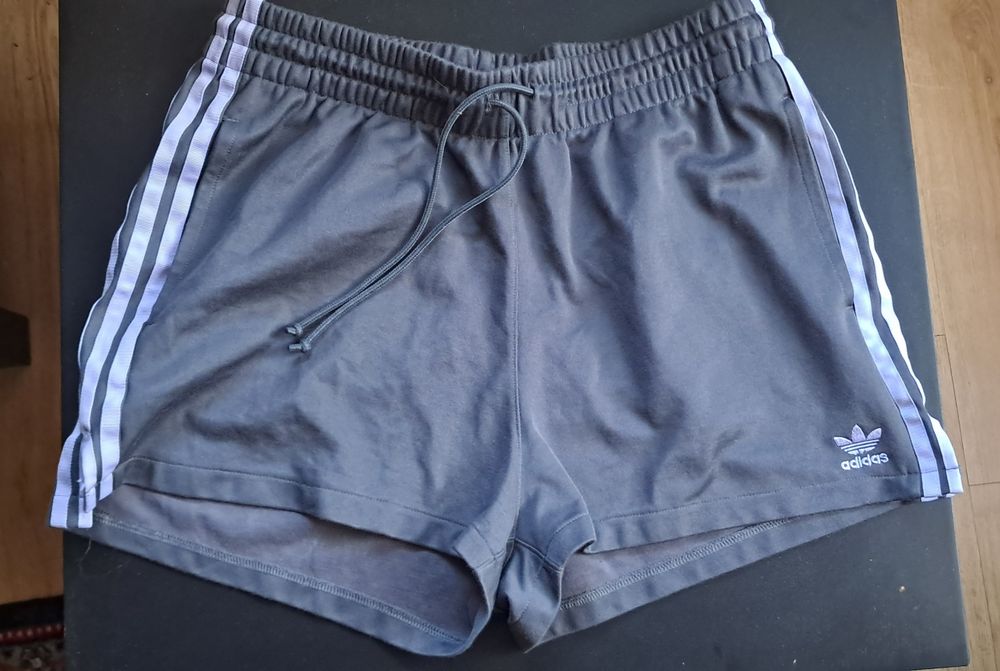 Krótkie spodenki damskie szorty Adidas L