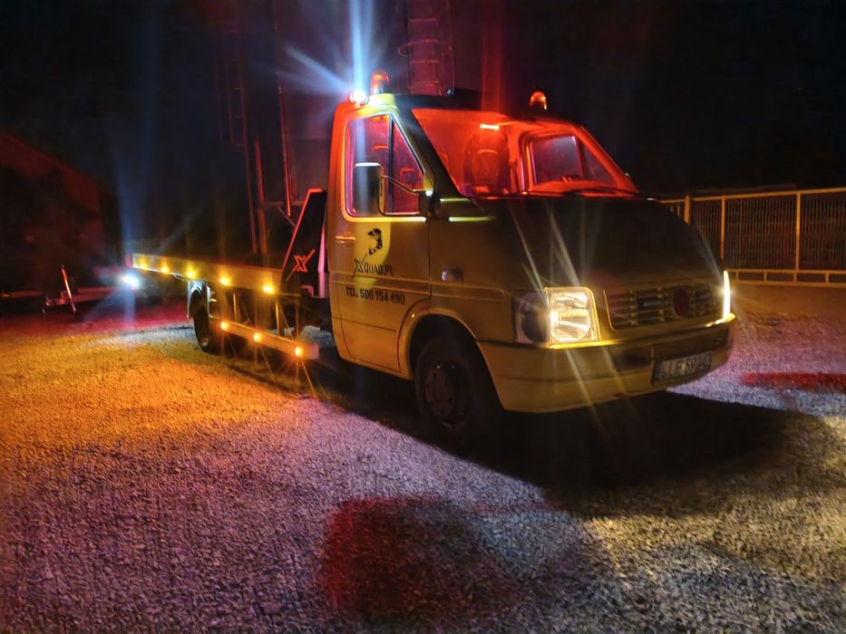 Autolaweta Volkswagen LT46 platforma hydrauliczna pomoc drogowa. Wyciągarka