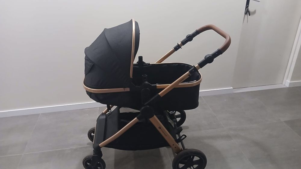 Carrinho de bebé com alcofa kinderkraft Esme
