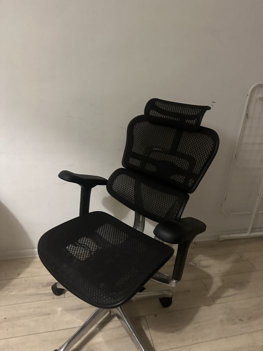 Krzeslo biurowe / gamingowe ergohuman elite 2 pro pozostalo 2 lata gwarancji jak nowe