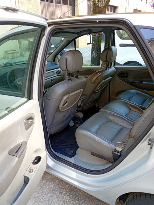 Renout Scenic 1.9 dci impecável de tudo ..pode trazer mecânico dá sua confiança