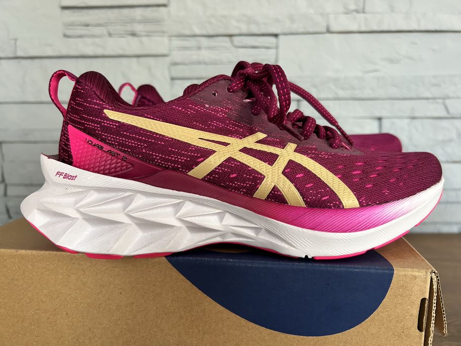 Buty damskie Asics Nowablast 2 do biegania