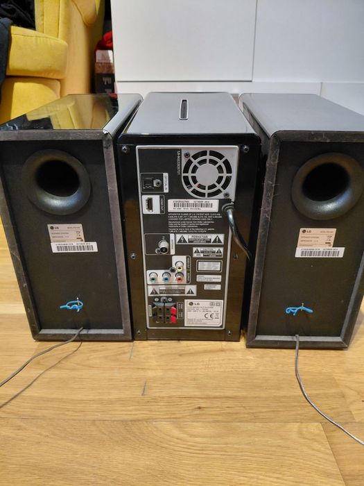 Zadbana wieża LG FB166